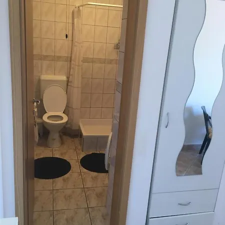 Pijetro 아파트